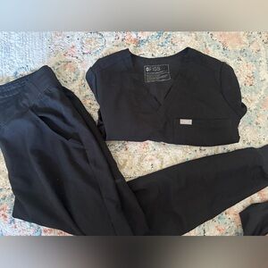 Figs scrubs- extra small top and medium bottoms